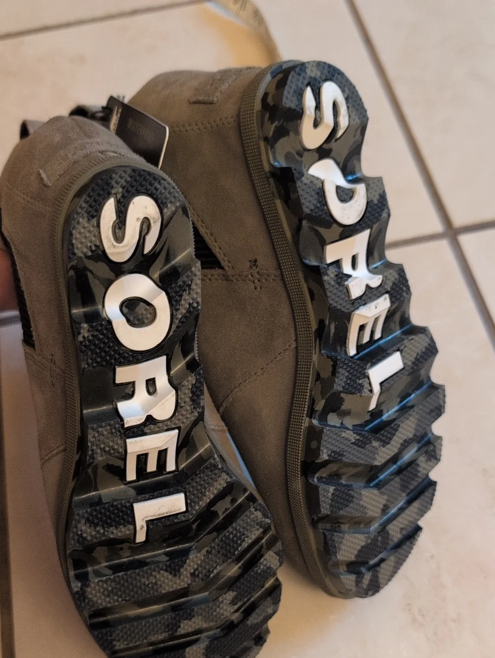 NWT Sorel Joan of Arctic Boots Gray Nubuck Chelsea Bootie Hidden Wedge Suede 8.5